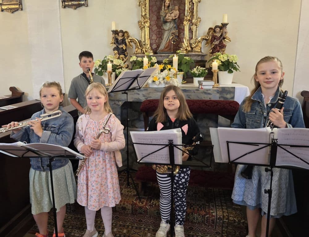 Bläserklasse Statzendorf umrahmt Erstkommunion